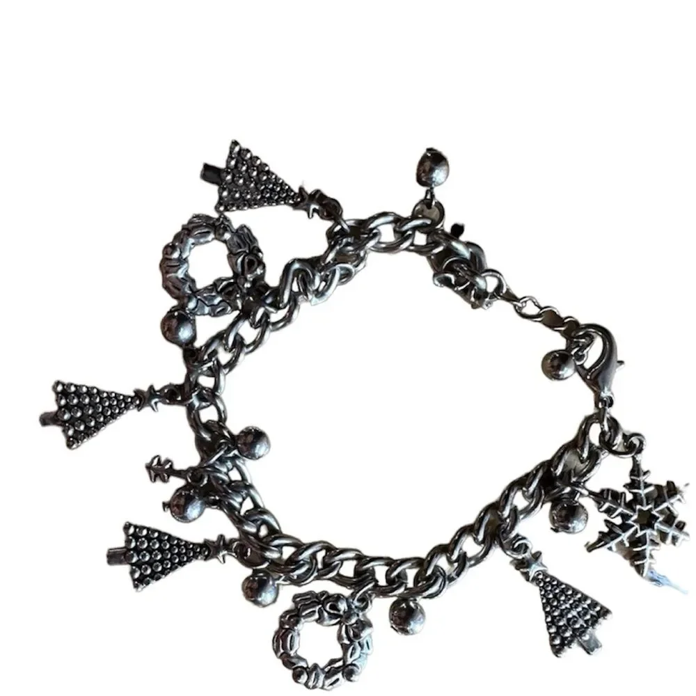 Vintage Christmas & Winter Theme Charm Bracelet. Tree Snowflakes Wreath